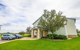 Evansville Inn & Suites By Oyo